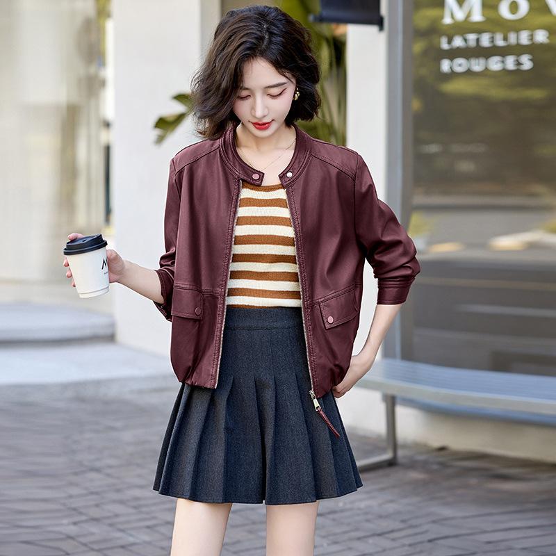 Jaro a Podzim Nový Ležérní Volný Top Motocyklové Oblečení Krátký Kožený Křivák Design Texturovaný Kožený Křivák Dámská Bunda Trend