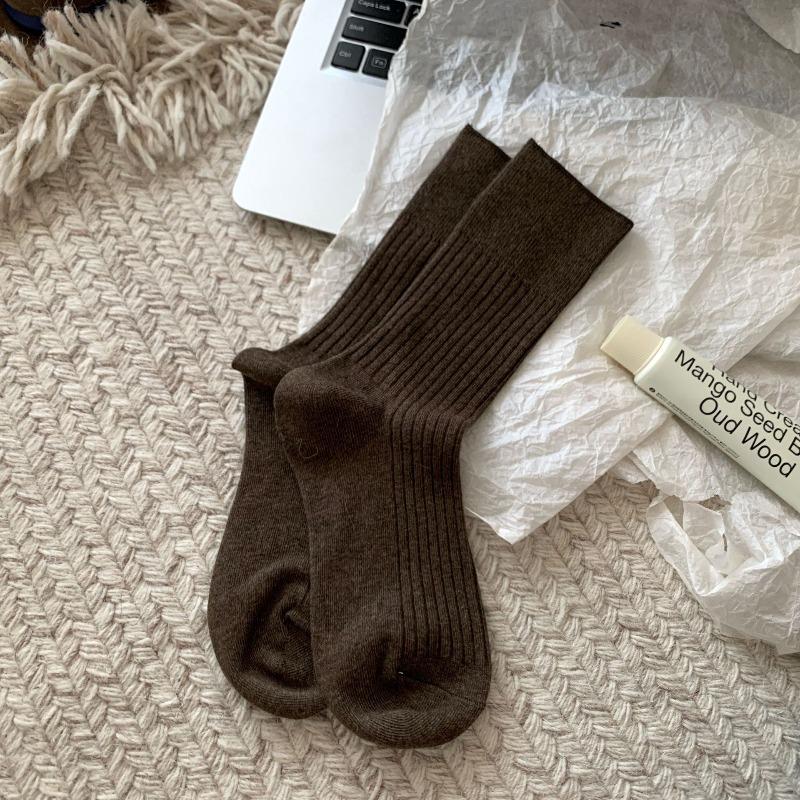 Produits d'automne pour femmes Nouveaux Toutes sortes de chaussettes tube décontractées de couleur unie fumée