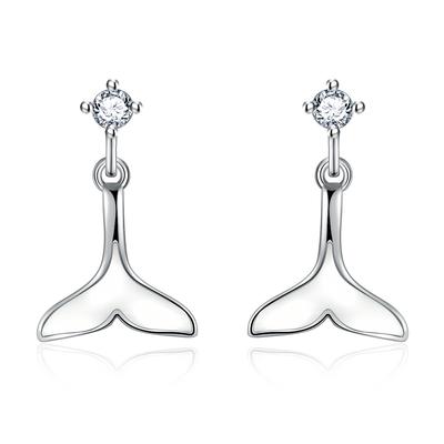 Schöne Meerjungfrauen-Schaumstoff-Steckohrringe weibliches Design Gefühl einfacher Temperament-Ohrringe Persönlichkeit Kreativität Mori-Ohrringe