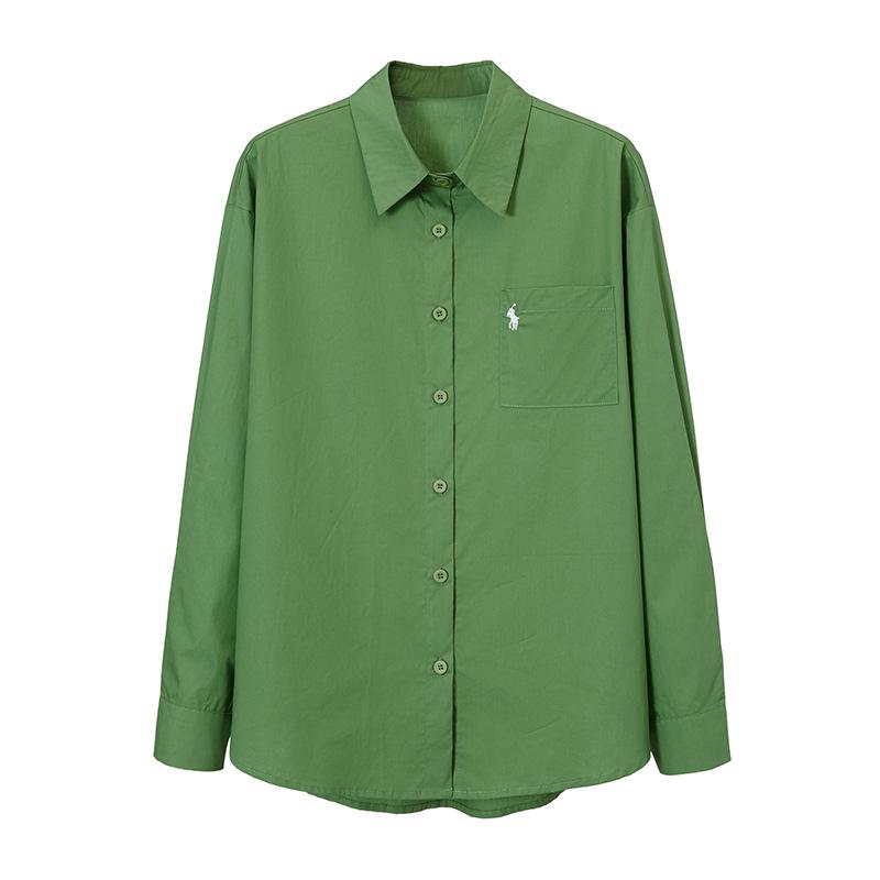 Women s Classic Pink Loose-Fit Shirt with Lapel, Single-Breasted Pockets, Embroidered Horse Logo, and Casual Design. Small зелёный