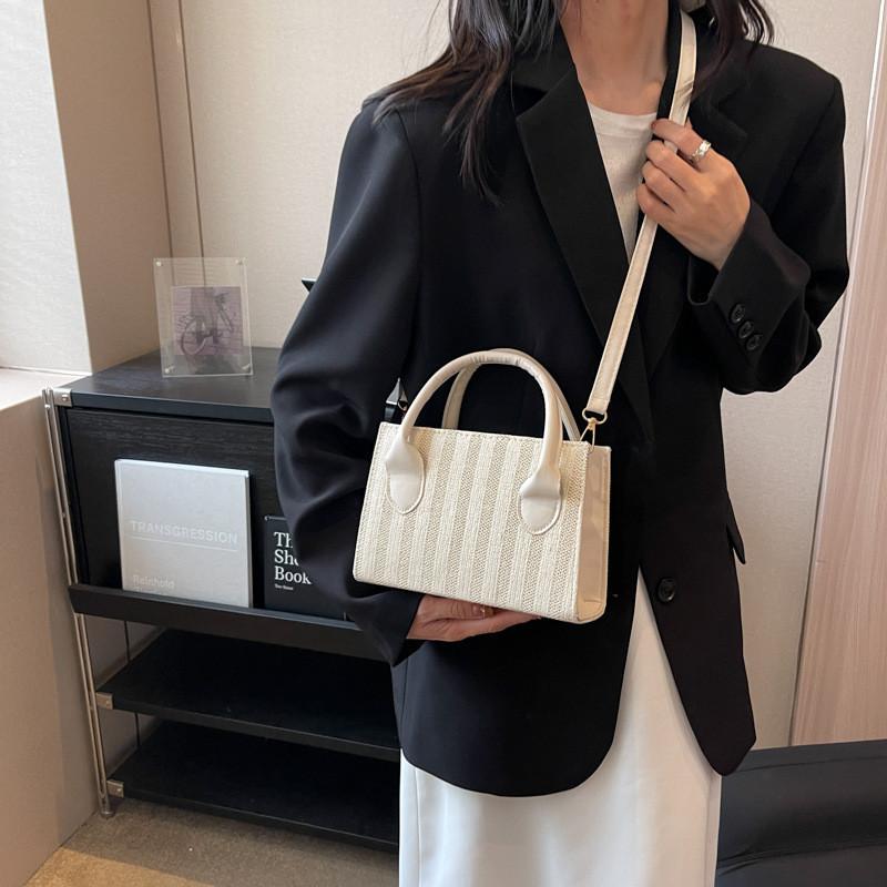 Stylish Korean Woven Handbag 2023 Trendy Summer Casual Urban Simple Design
