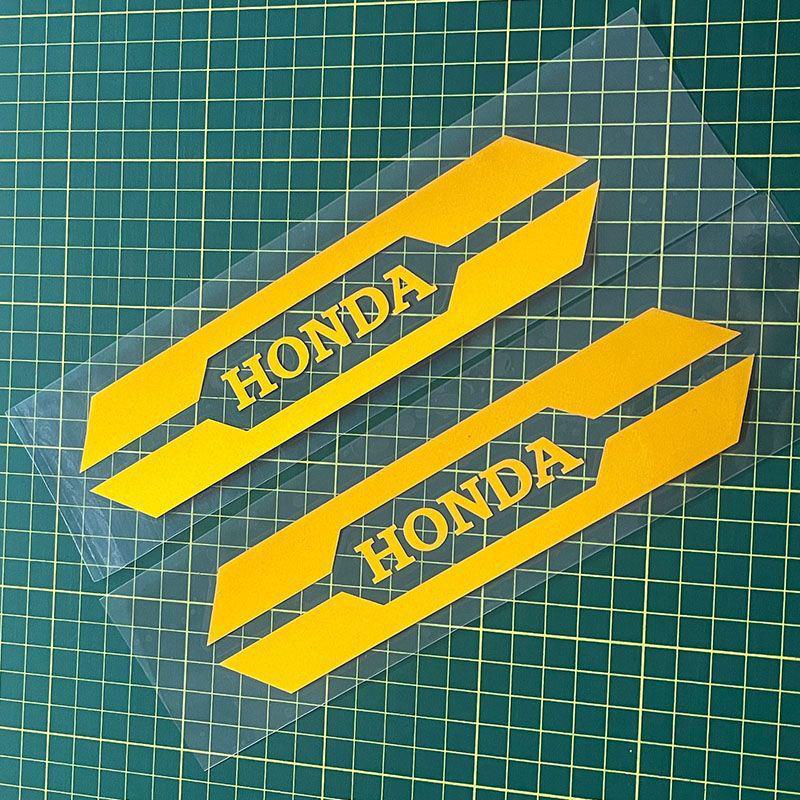 

Набор светоотражающих наклеек для мотоцикла Honda (CM300, NX125, CB190)