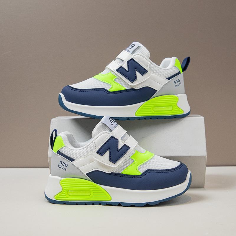 

Men s and girls mesh sports shoes 2025 autumn new soft-soled non-slip breathable fashion medium and older children s versatile casual shoes 26 yards -31 yards one hand shot 6 pairs синий