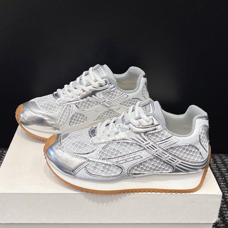 

[Youshilai] Increase the height of moral training shoes for women s 2025 summer new fishing net shoes ins leisure sports Forrest Gump shoes 40