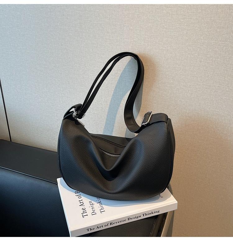 Premium texture niche underarm bag women's 2025 new trendy retro shoulder messenger bag versatile dumpling bag