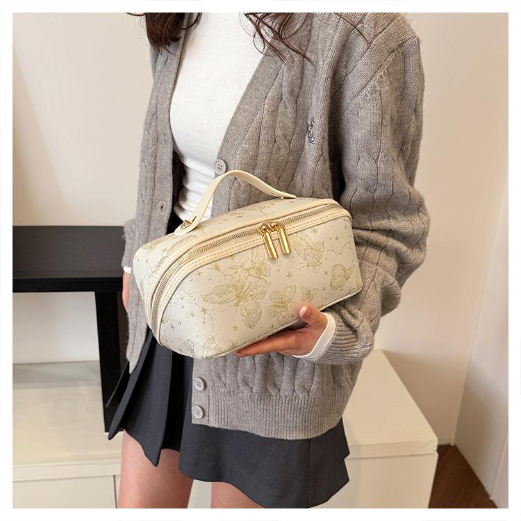 Elegant Vintage Embroidered Makeup Bag Large Capacity Portable and Perfect for Storing Cosmetics and Toiletries Ideal for Travel