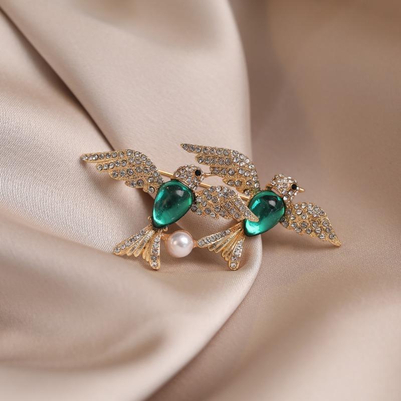 Exquisite Winged Bird Brooch Light Luxury Pearl Animal Pin High-end Women's Coat Suit and Corsage