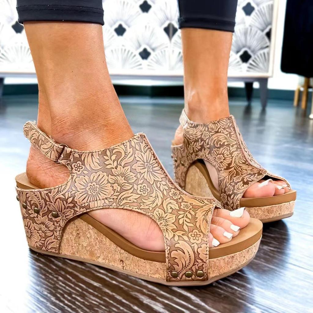 2024 Large Size New Women's Slope Heel Fish Mouth Thick Sole Rivet Sandals