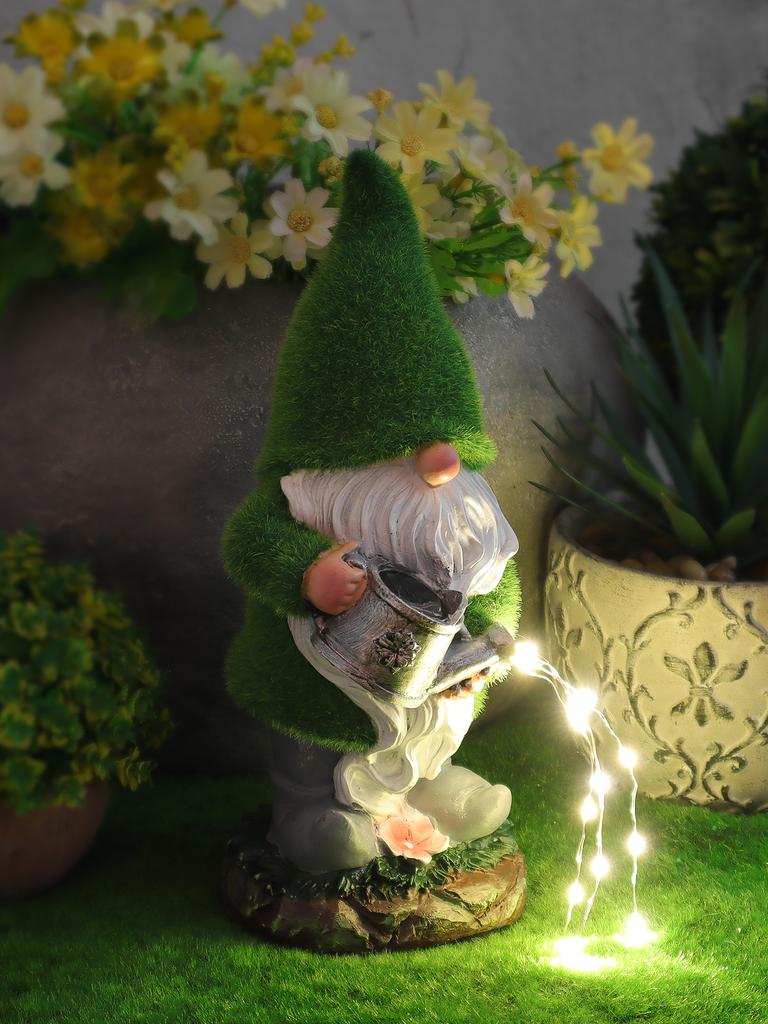 Garden Courtyard Decorative Figurines, Outdoor Plush Gnomes, Solar Powered Watering Fairy Lights, Resin Craft Ornaments