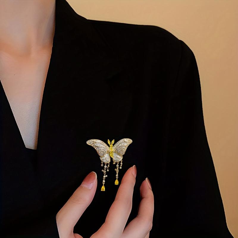 Elegant Butterfly Brooch - Exquisite Accessory for Women, Elevate Banquet and Dress Suit Outfits with Classic Elegance, Novelty Jewelry Piece