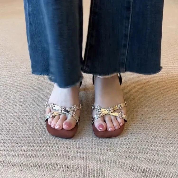 French square head rhinestone flower cross with open-toed sandals women's 2025 new summer wear with skirt one-word sandals