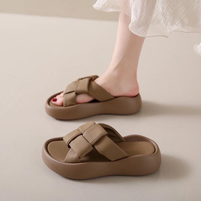 Women's Retro Summer New Fashionable and Beautiful Fairy Style Thick Bottom One Word Sandals with Slippers