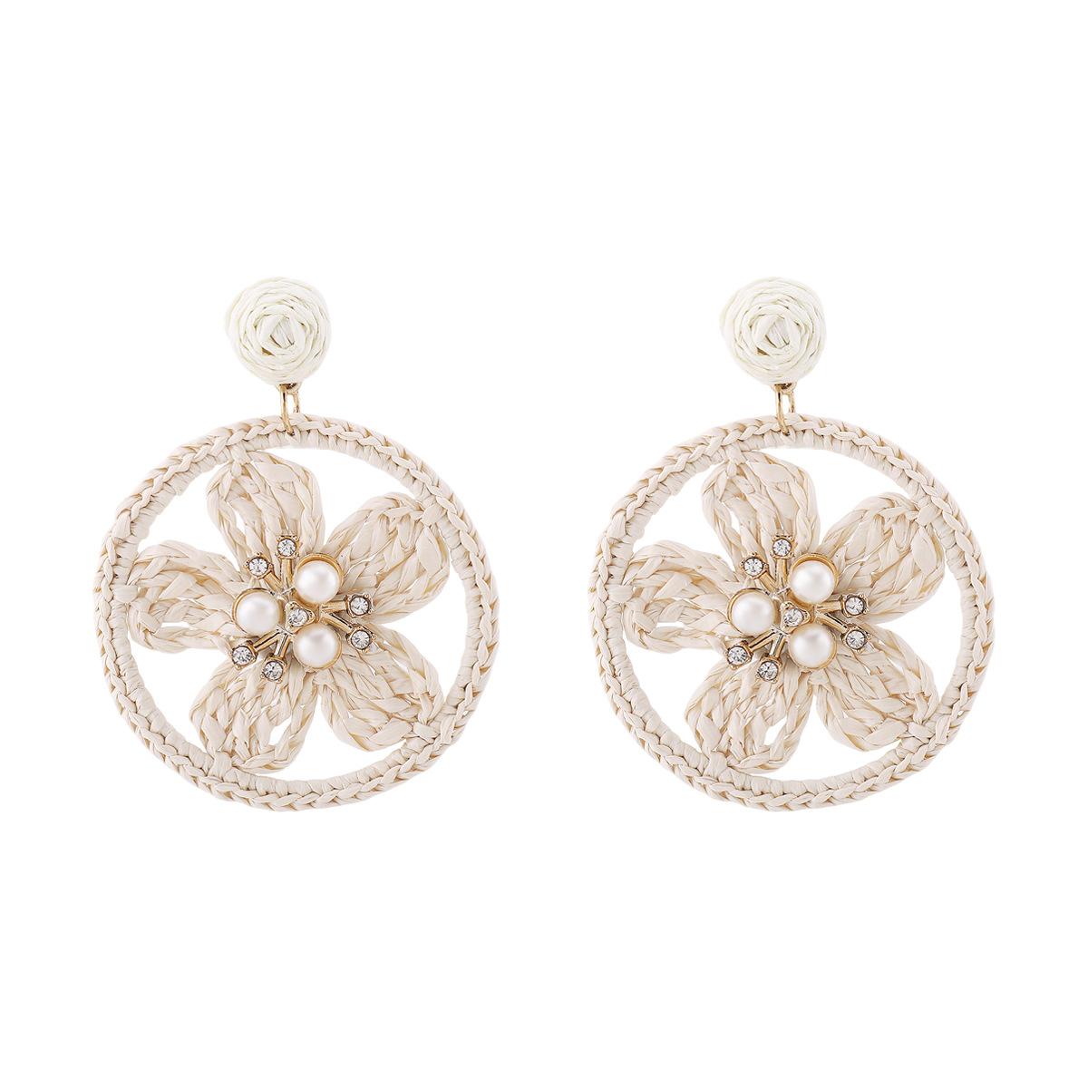 Серьги-гвоздики женские ручной работы из плетеной рафии с цветочным узором, инкрустированные стразами и жемчугом, в стиле пляжного отдыха, модные украшения