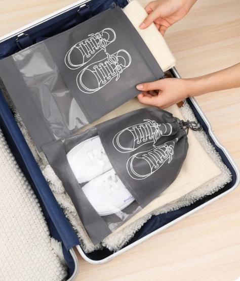 

Нетканый мешок для хранения обуви с карманом на шнурке One Size