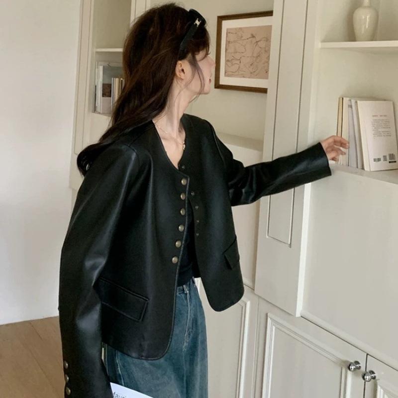 

Черная маленькая кожаная куртка женская ранняя весна новая популярная одежда в стиле локомотив топ модная короткая кожаная XL 125-70 kg чёрный