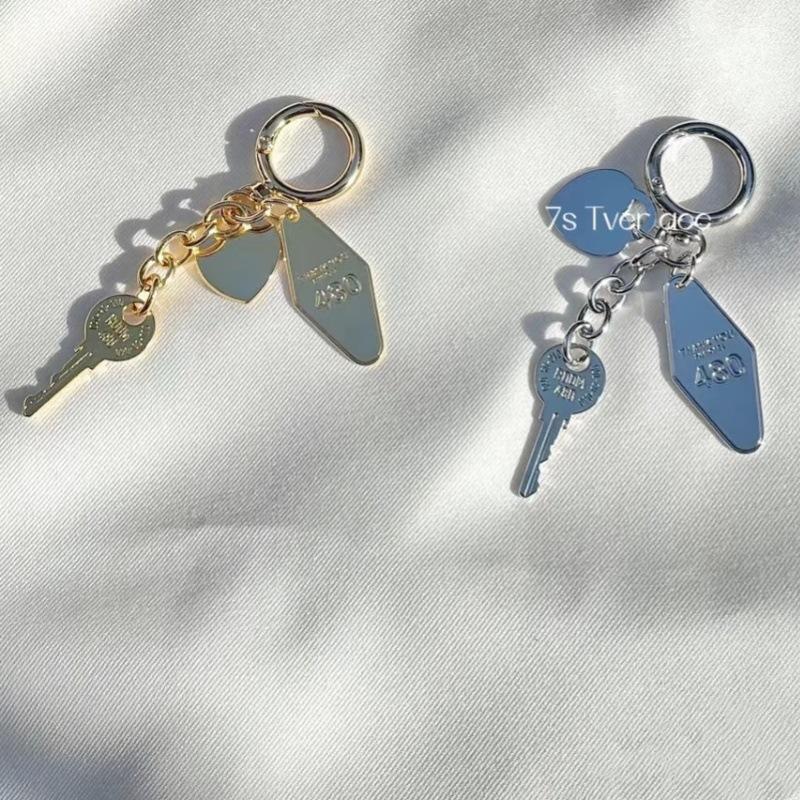 1Pcs Creative Car Keyring Bag Pendant Retro Keychain Jewelry Trinket Y2K Spicy Girl Style Diy Accessories Friends Gift For Women