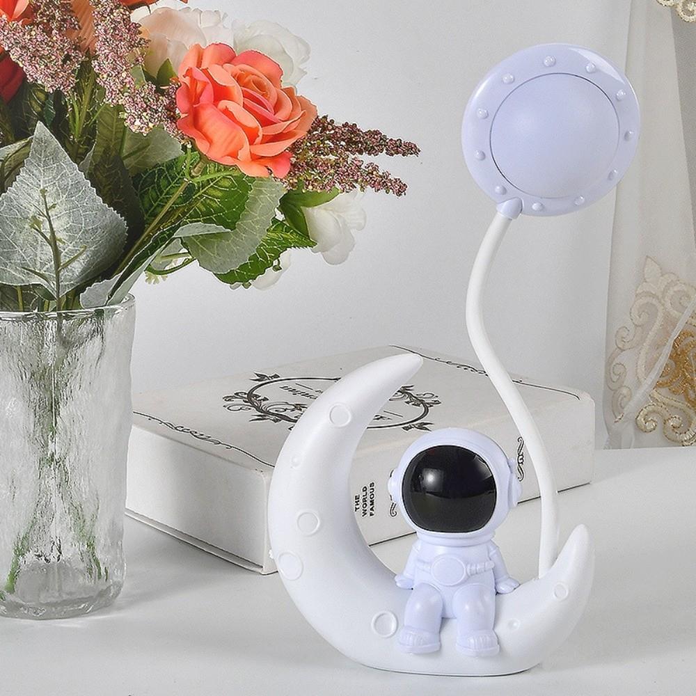 Cute LED Light Moon Astronaut Nightlight 5W White Light Neon Sign Light Creative Moon Bedside Ornament