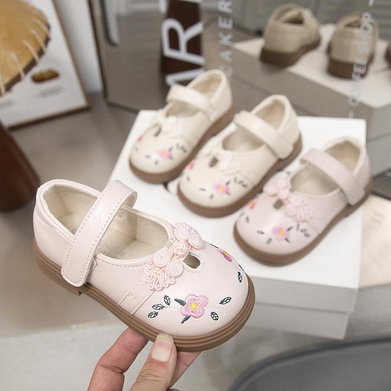 Spring New Style Girls Soft Sole Chinese Style Fashion Princess Soft Sole Leather Shoes