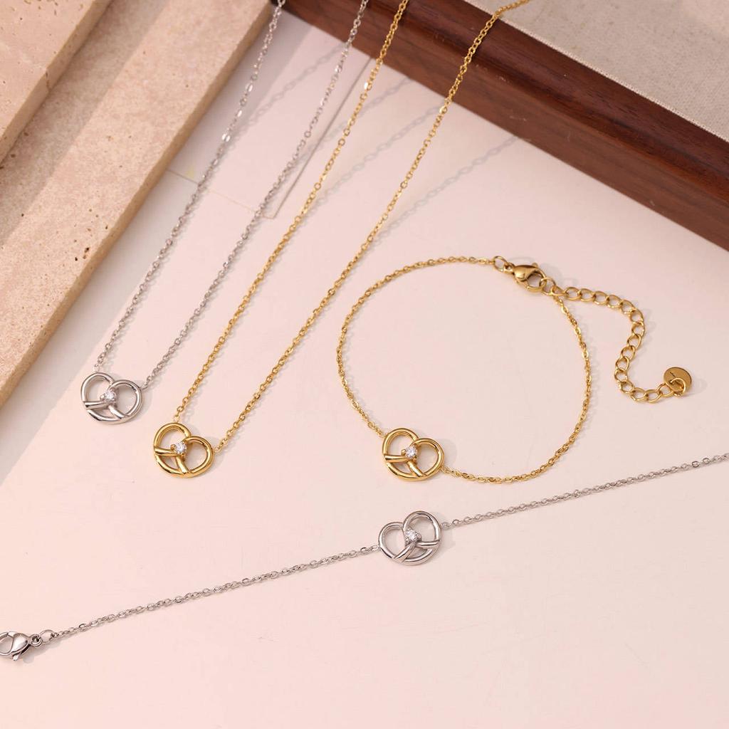 Fashion Charm Bracelet Gold Plated Stainless Steel with Heart and Zircon High Quality Jewelry Unisex Gift