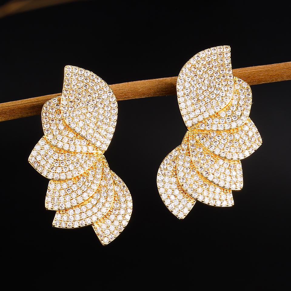 ZAKOL Luxury Elegant Folding Petal Micro-inlaid CZ Zircon Women's Stud Earrings Exquisite Versatile Banquet Jewelry Gifts