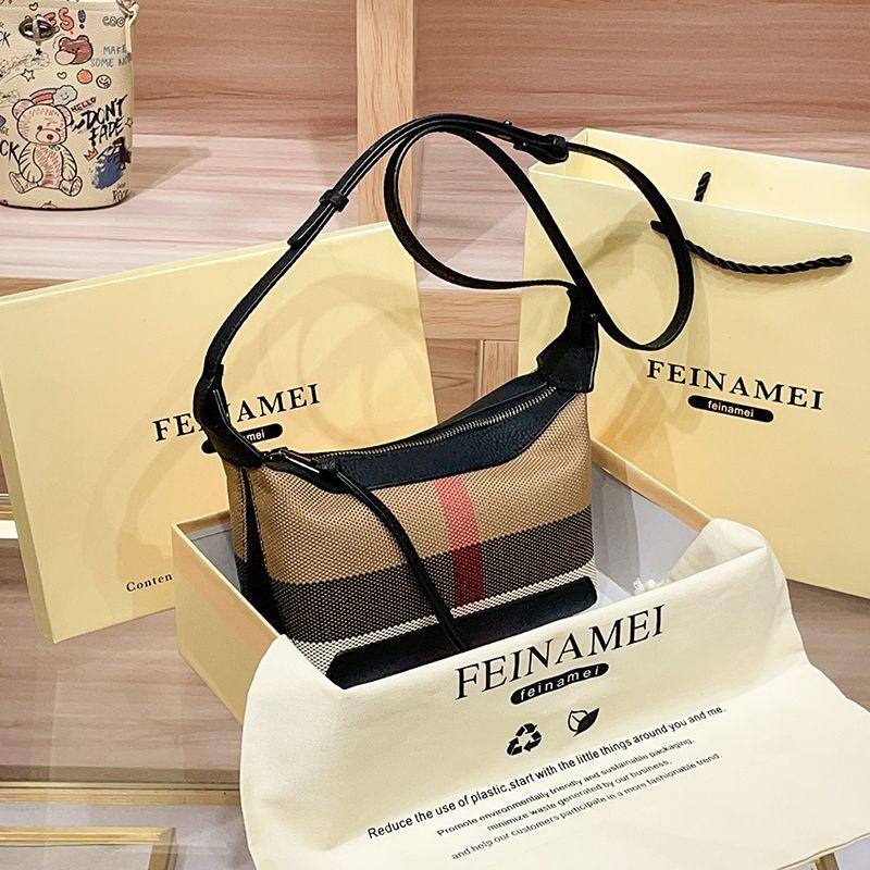 

Гонконг Натуральная Натуральная Кожа Модная Женская Сумка 2025 Новое Поступление Высококлассная Универсальная Клетчатая Сумка Под Мышку Текстурированная Наплечная Сумка-Мессенджер Black 5508