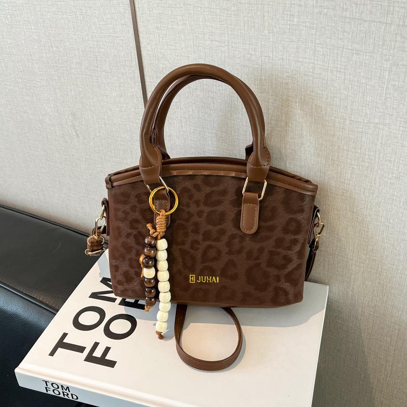 Niche Design Retro Matte Hand-held Underarm Bag Women's Autumn New Fashion Versatile Shoulder Tote Bag