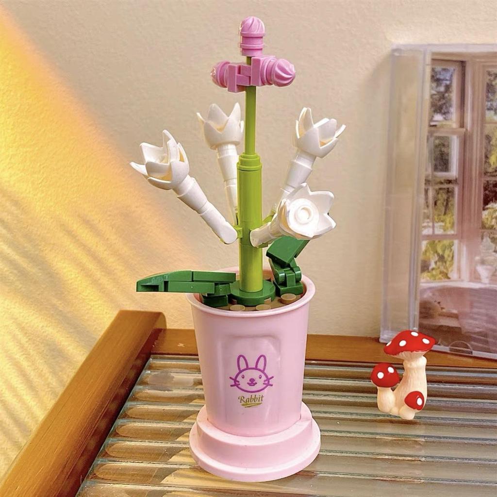 Diamond Horse Flower Block Set: Handmade Eternal Bouquet, Compatible with Lego. Creative Desktop Ornament and Ideal Gift for Girls.