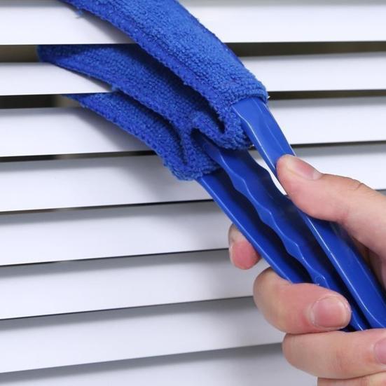 Dual-Head Car Vent Cleaning Brush with Soft Bristles Dashboard Interior Detailing Tool for Dust Removal Reusable Essential Auto Accessory