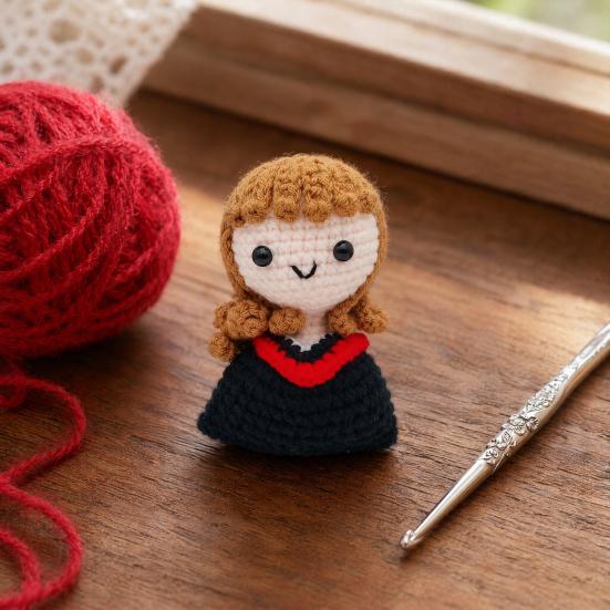 Handmade Graduation Crochet Doll, Knitting Cartoon Boy Girl Graduates Toy Decoration, Grad Gifts for Him, Her, Class of 2026 Students