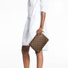 Louis Vuitton Poche Toilette 26 Kulturtasche Klassisches Monogramm-Design Beschichtetes Canvas Mit Lederbesatz Unisex Kulturtasche Braun M46037