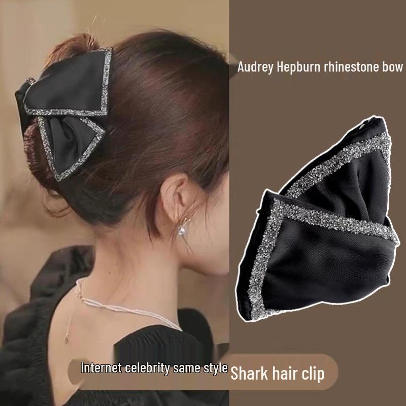 

Одри Хепберн Жемчужная заколка-краб со стразами: Элегантная треугольная заколка для волос для женщин