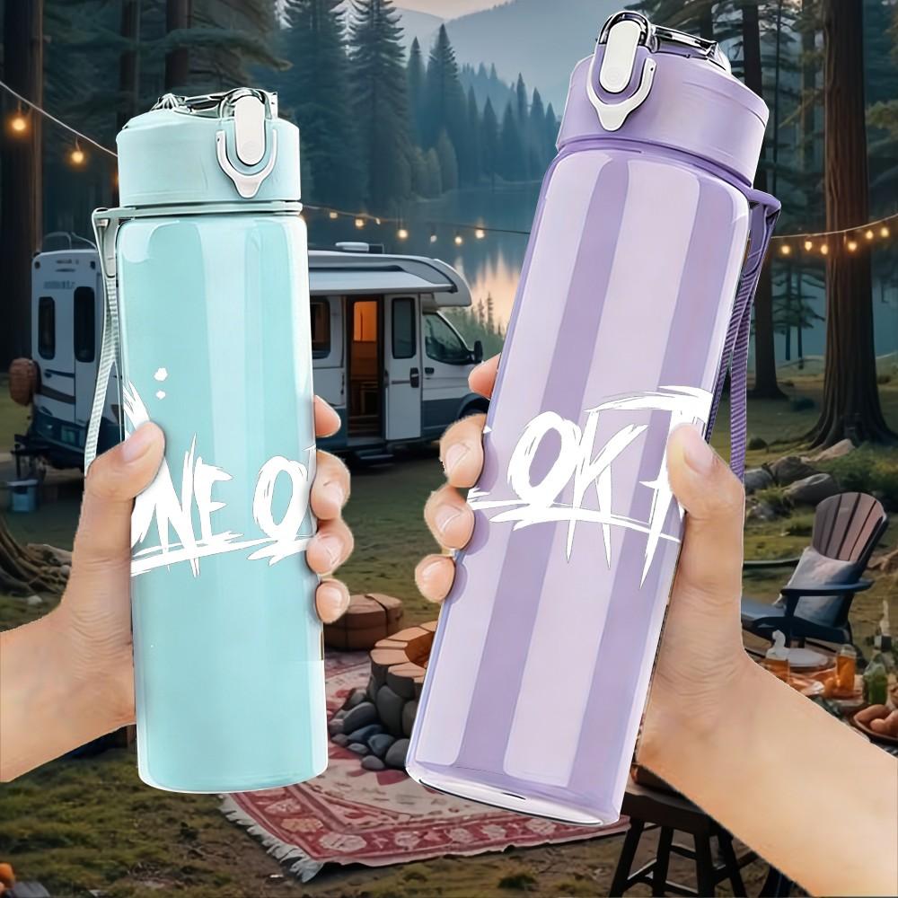 1PC Ghost Rock Band Text 750ml Color Plastic Sports Water Bottle Leakproof Flip Straw Lid Suitable for Sports Office Home Use