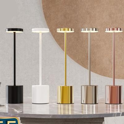 LED stolná lampa 3 farby Nastaviteľný jas Stolná lampa Stolná nočná lampa Osvetlenie reštaurácie
