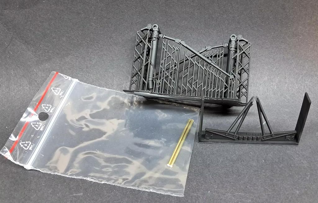 Kopecky Scale Models Flying Fortress Landing Gear Main Landing Gear HK Plastic Model Parts KOM48036 1/48 B-17 (Parked, Unmounted) (For Models)