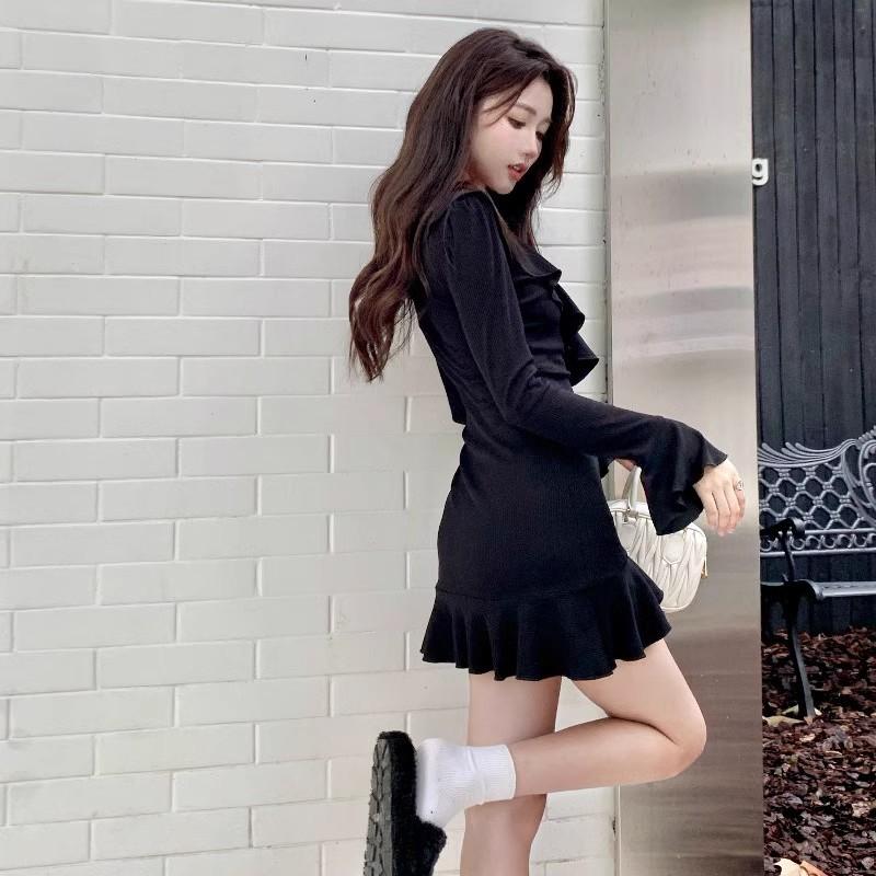 Pure desire hot girl sexy V-neck dress women's autumn and winter new ruffle leaf edge horn sleeve slim little black dress