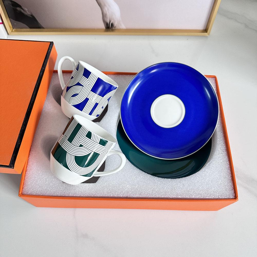 Set di Tazze da Caffè Espresso Squisite Dipinte a Mano Europee Osso Porcellana Tazza e Sottotazza Casa Tè Pomeridiano Tazza da Tè Concentrato