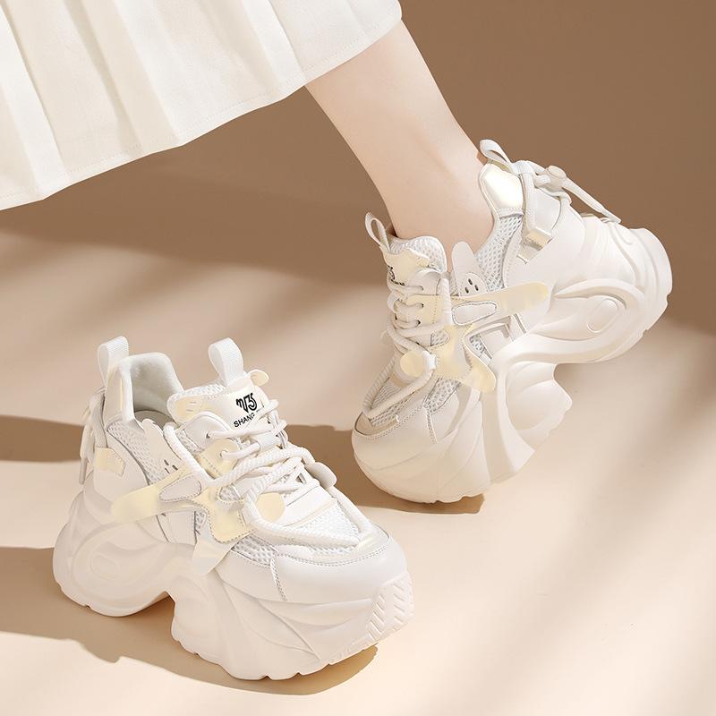 2025 New Spring and Autumn Casual Thick soled Versatile Women's Travel Shoes for Sports Shoes