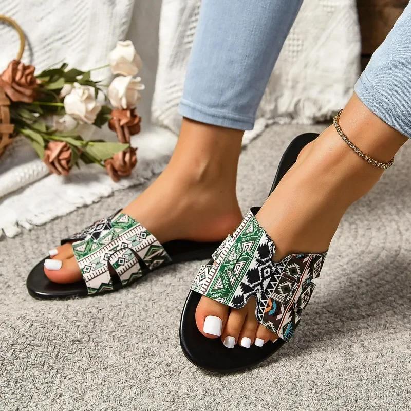 Mote 2024 Hot Sale Damesko Åpen tå Blandede farger Dametøfler Sommer Utendørs Uformelt Flat Stor Størrelse Tøfler Zapatos Mujer