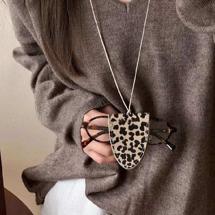 Statement Leopard Print Necklace with Easy to Wear Magnetic Feature Elegant Designs for Fashion Lovers Daily Use
