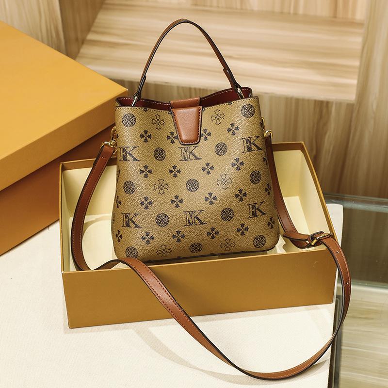 

Bag women s new autumn and winter trendy presbyopia niche design versatile large capacity shoulder crossbody bucket bag Small