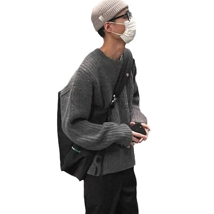Men's Retro Loose Knit Sweater, Autumn/Winter Collection - Personalized Round Neck, Japanese Style.