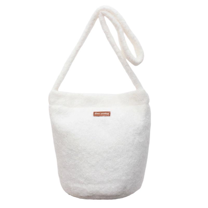 2025 Retro-Style Plush Bucket Bag: Women's Large Capacity Autumn/Winter Soft Furry Commuter Crossbody Bag