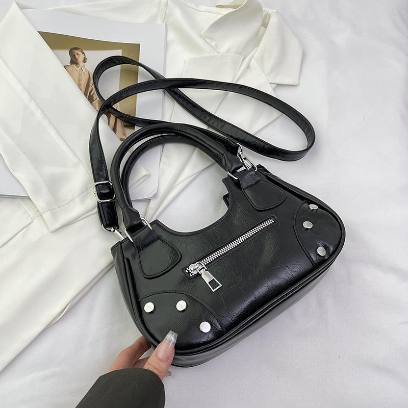 

Сумка через плечо в иностранном стиле в стиле ретро с полумесяцем, модная летняя сумка 2024 года, новый простой темпераментный дизайн, сумка через плечо чёрный