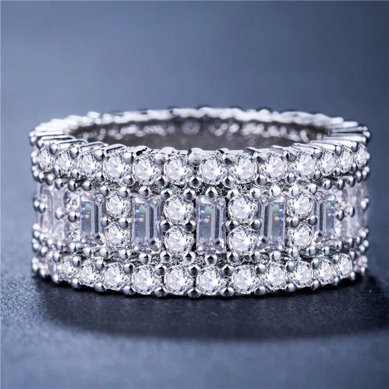 FDLK 2 stk Brudesett Elegante ringer for kvinner Bryllupsforlovelse Mote smykker med full skinnende kubikksirkon kvinnering