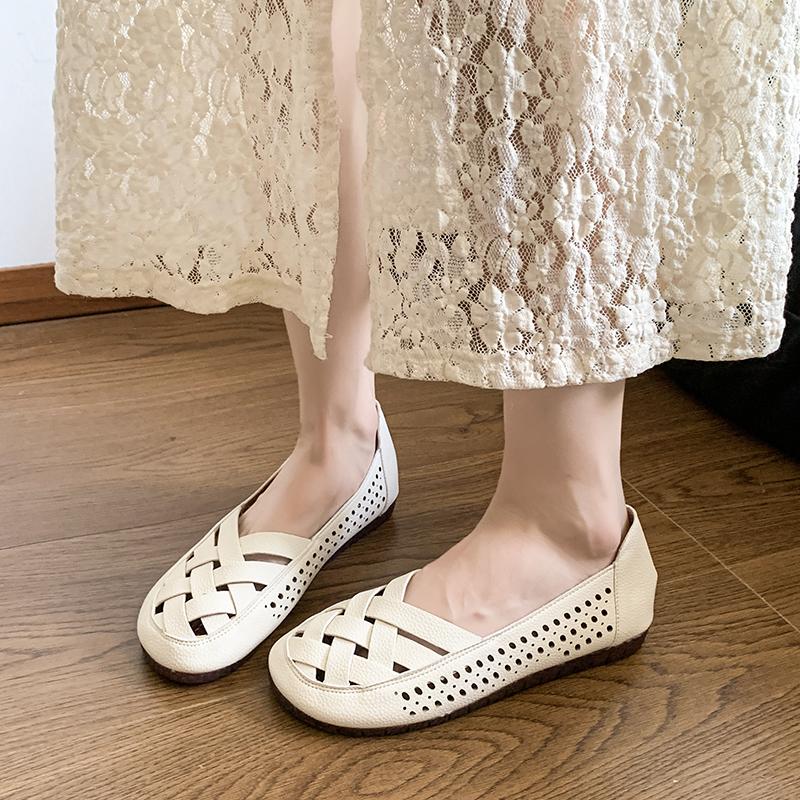 New Women Sandals Fashion Soft Sole Flat Heel Women Hollow Flat Shoes Woman Genuine Shoes Female Casual 2025