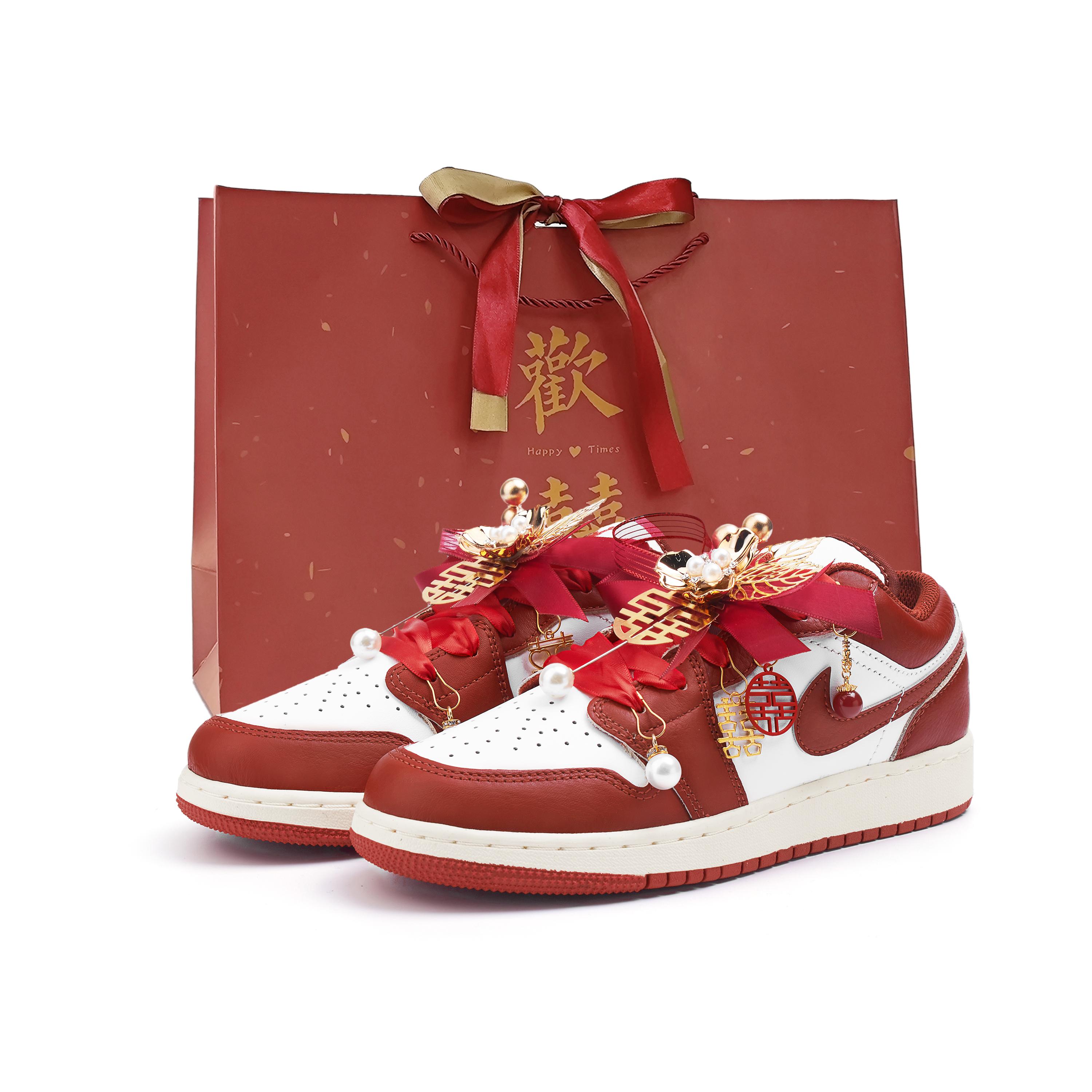 

Jordan Air Jordan 1 Low top Vintage Basketball Shoes Women s Red FJ3465-160(Team354-SBOX) 39