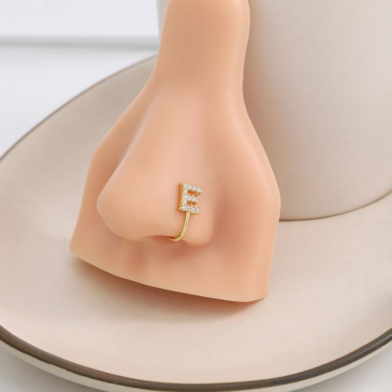 A 26-letter U-shaped Diamond-encruted Nose Stud Without A Pungent Clip
