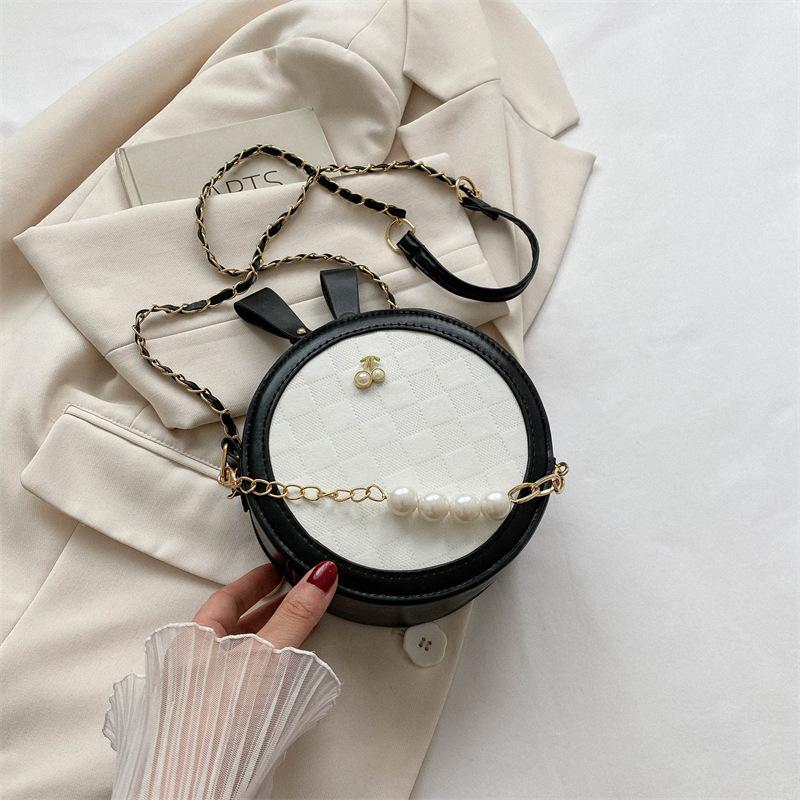 This year, the popular small bag 2025 new Korean version of fashion women's bags, foreign versatile chain bags, messenger bags, small round bags