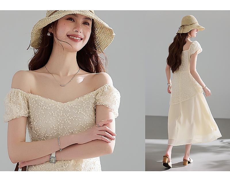 [Chunjian] French retro short sleeved one shoulder embroidered dress Bohemian gentle temperament vacation long dress