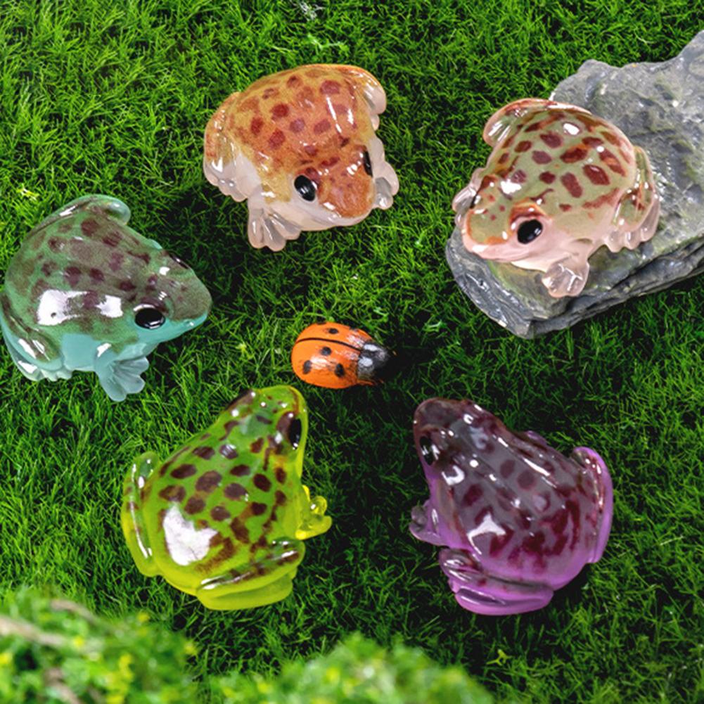 Set of 60 Glow in The Dark Mini Resin Frogs for Garden and Craft Decoration Luminous Additions for Outdoor Scenes